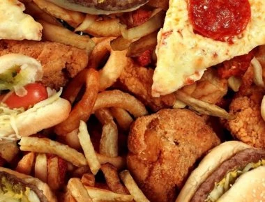 Ωρολογιακή «βόμβα» για την υγεία το junk food!